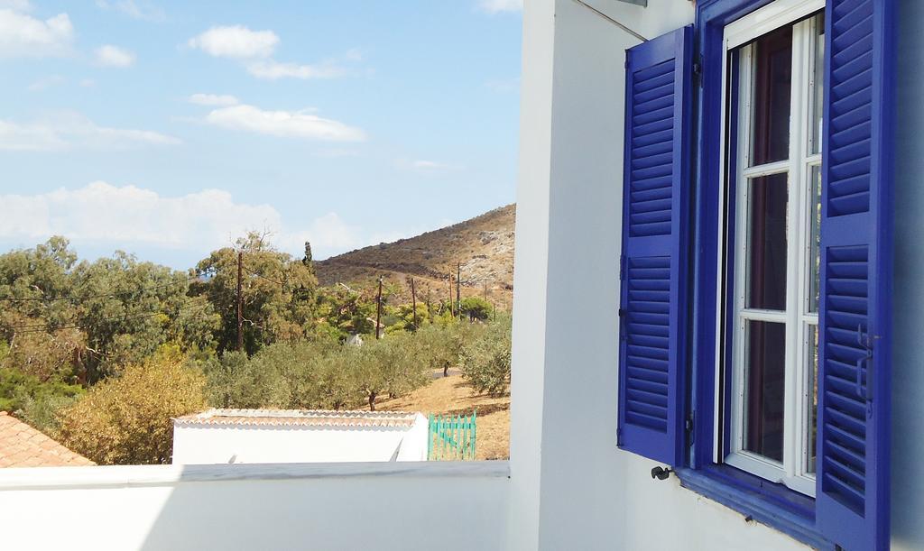 Vlichos Studio Apartment Hydra  Chambre photo
